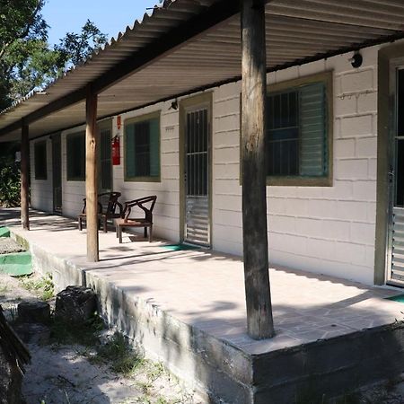 Nosso Chale Na Ilha Hotel Cananéia Eksteriør billede